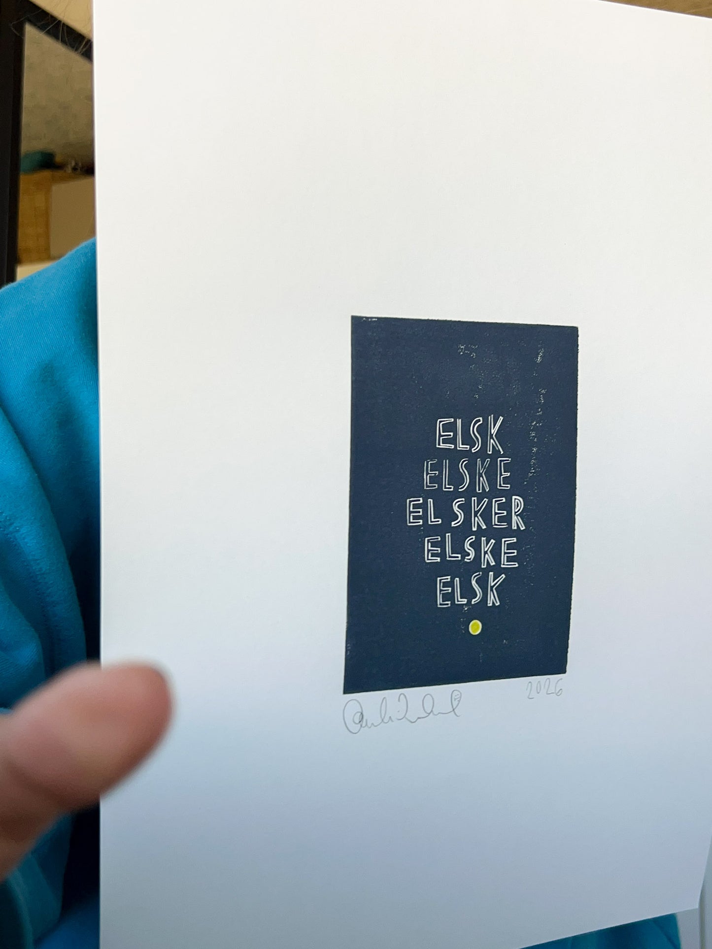 Elsk, elske, elsker, elske, elsk (linoleumstryk)